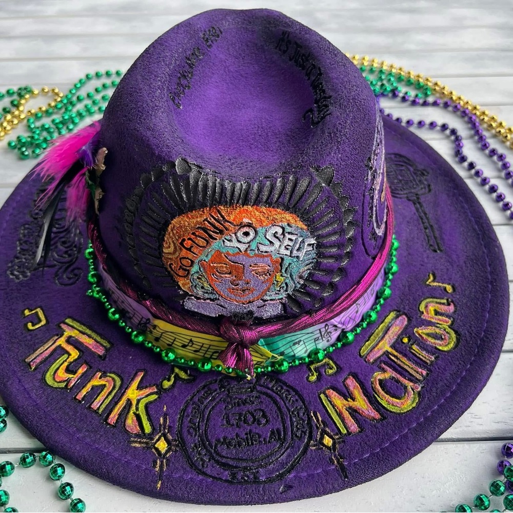 Sun catcher, Mardi Gras, Festive James Brown hat ❤️☀️ - Picture 4 of 12
